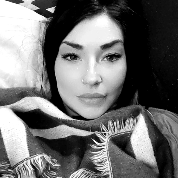 Meet your Posher, Candace - Picture 1 of 1